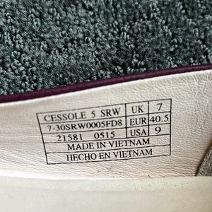 Lacoste size 9 Bordeaux-colored leather flats